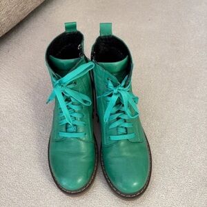 Women’s Green Leather Lace-Up Ankle Boots